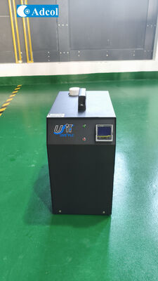 Compacte thermo-elektrische vloeibare koeler met hoge dichtheid warmtezuigers en naamventilatoren voor warmteverwijdering in laboratoriumomgevingen